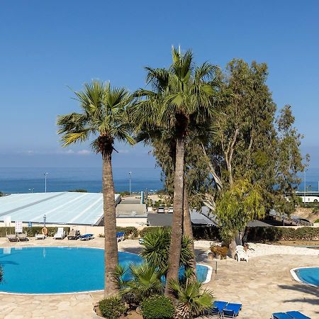 105 Kings Palace - Fabulous 2 Bed, 2 Bath, Large Patio With Garden - Sea Views Пафос Екстер'єр фото