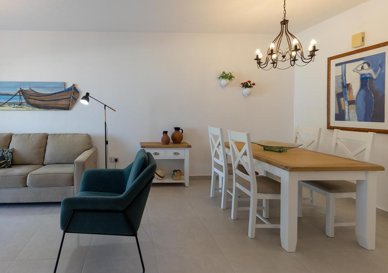 105 Kings Palace - Fabulous 2 Bed, 2 Bath, Large Patio With Garden - Sea Views Пафос Екстер'єр фото