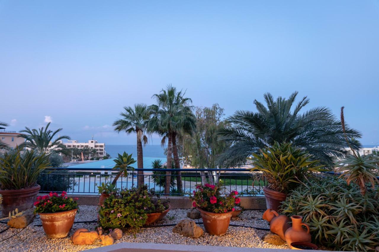 105 Kings Palace - Fabulous 2 Bed, 2 Bath, Large Patio With Garden - Sea Views Пафос Екстер'єр фото